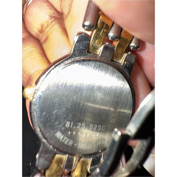 Movado Museum Classic Women’s Two Tone Watch Model 81 25 825C Runs VTG main image 4